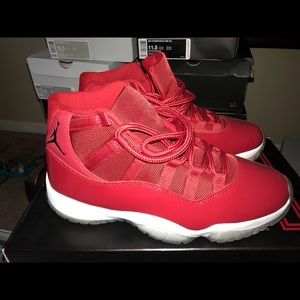 Air jordan retro 11a gym red